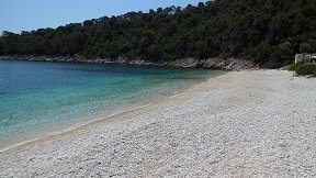 Alonissos restaurants, Island Beach Bar in Leftos Gialos beach