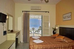 Pension Votsi, Votsi beach on the island of Alonissos in Greece