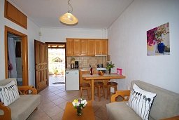 Pefka Apartments, Votsi beach on the island of Alonissos in Greece