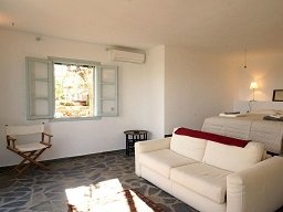 Villa Ioanna - Tzortzi Gialos beach Alonissos in Greece