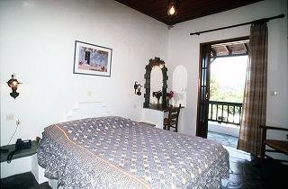 Alonissos, Paradise Hotel