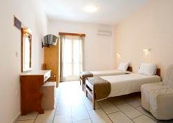 Brothers Hotel in Ios