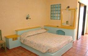 Ikaria, Cavos Bay Hotel