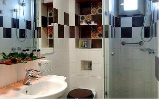 Rafina Hotels, Hotel Avra