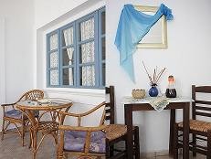 Syros Manos Rooms and Apartments in Megas Gialos Beach
