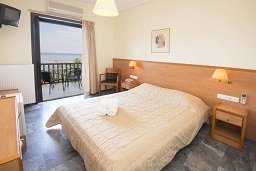 Corali Hotel, Kimi Evia