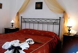 Folegandros, Vrahos Beach Hotel