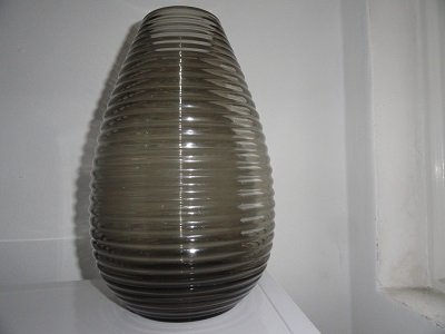 Copier fumi geringde vaas uit 1953