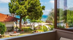 Zinozis Beach Apartments, Vourvourou beach in Vourvourou, Halkidiki