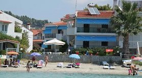 Iris Apartments in Skala Fourkas, Halkidiki