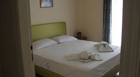 Kangaroo Hotel in Mola Kalyva, Halkidiki