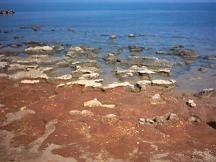 Rotsen bij het strand Analipsi.