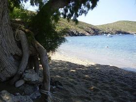 Fourni, Kampi Beach