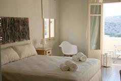 Speires Hotel, Iraklia