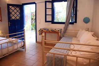 Sunset Rooms, Iraklia