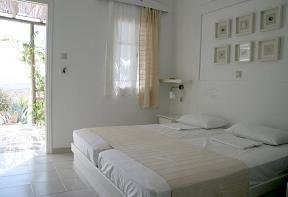 Villa Zografos, Iraklia