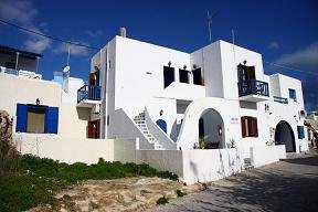 Angelos Rooms, Iraklia