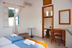 Angelos Rooms, Iraklia