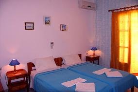 Alexandra Rooms, Iraklia