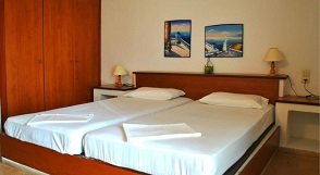 Ariadni Apartments, Karteros beach, Crete, Kreta.