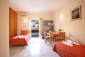 Kanakis Apartments in Petres Beach, Crete, Kreta.