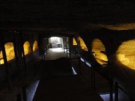 Milos catacombes
