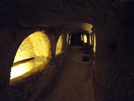 Milos catacombes