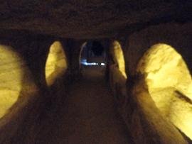 Milos catacombes