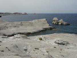 Milos, Sarakiniko Beach