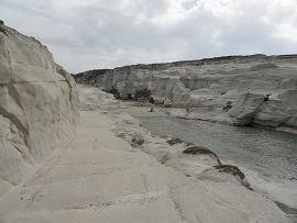 Milos, Sarakiniko Beach