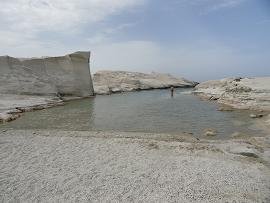 Milos, Sarakiniko Beach