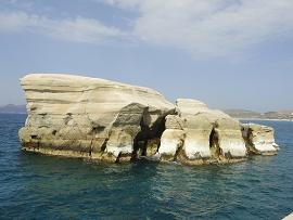 Milos, Sarakiniko Beach