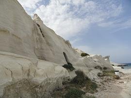Milos, Sarakiniko Beach