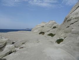 Milos, Sarakiniko Beach