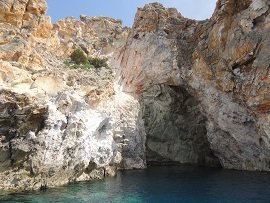 Polyaigos island, Milos