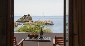 Krioneri Beach Studios and Apartments