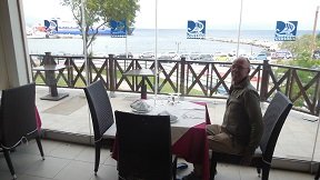 Rafina, Avra Hotel