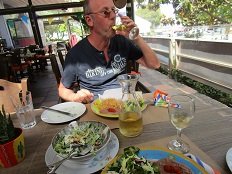 Rafina, Restaurant Los Mexicanos