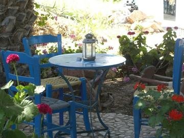 Donoussa, de tuin van Loni en Spiros