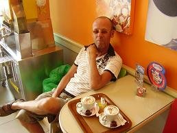 Samos, Pythagorion, Orange lunchroom & ice cream