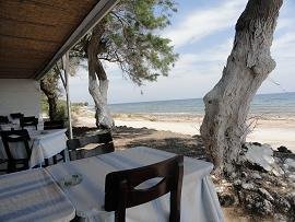 Taverna Panos, Monolithos Beach in Santorini
