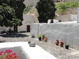 Exo Gonia & Messa Gonia in Santorini