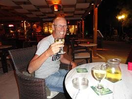 Visanto Restaurant Bar in Perissa in Santorini