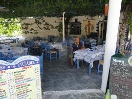Cyclades Restaurant in Perissa in Santorini