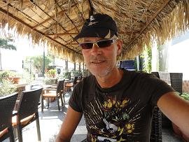 Dolce Cafe in Kamari in Santorini