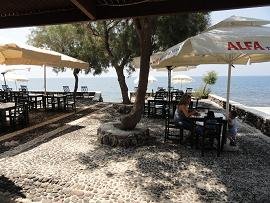 Akrotiri Snackbar in Akrotiri Beach in Santorini