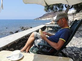 Akrotiri Snackbar in Akrotiri Beach in Santorini