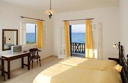 Schinoussa Lioliou Beach Hotel