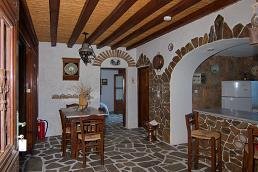 Villa Mantalena, Villas & Apartments, Skyros