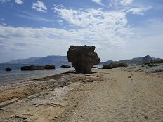 Pouria, Skyros